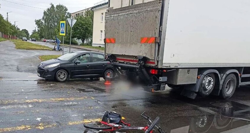 Грузовик сбил 11-летнего велосипедиста на переходе в Пинске