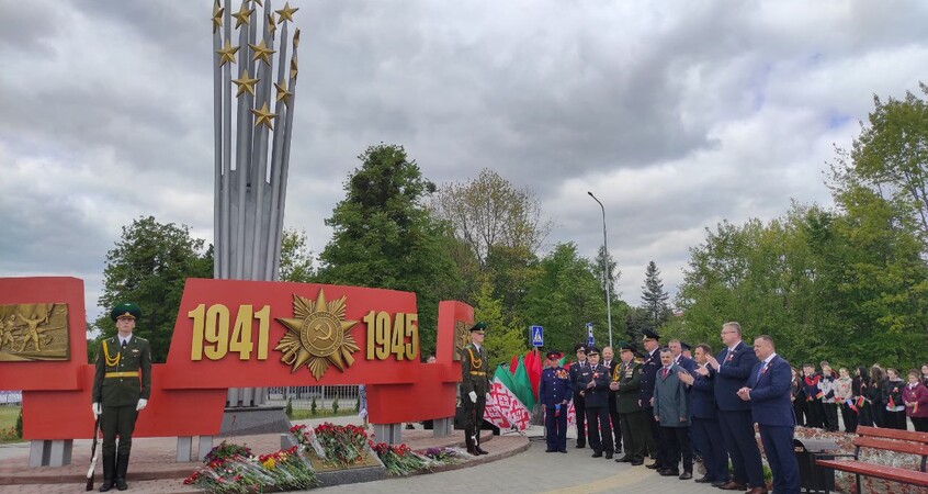 Памятник 80-летия Победы советского народа в Великой Отечественной войне открыли в Пинском районе