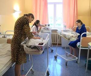 Лукашенко призвал белорусок рожать активнее: 