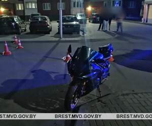 Не справился с управлением: в Пинске мотоциклист пострадал в ДТП