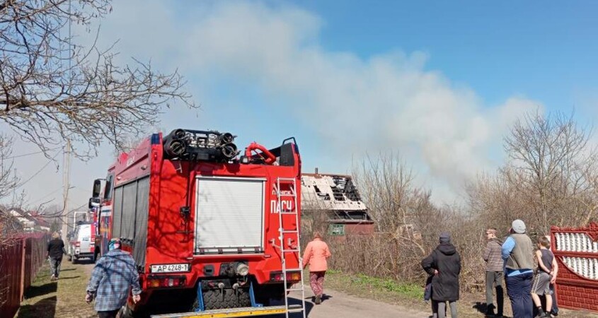 Пожар в Стытычево: выжигание сухой растительности едва не привело к бедствию